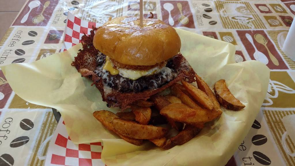 Moms Burgers & Wings | restaurant | 26615 US-380 Ste 170, Providence Village, TX 76227, USA | 9403659980 OR +1 940-365-9980