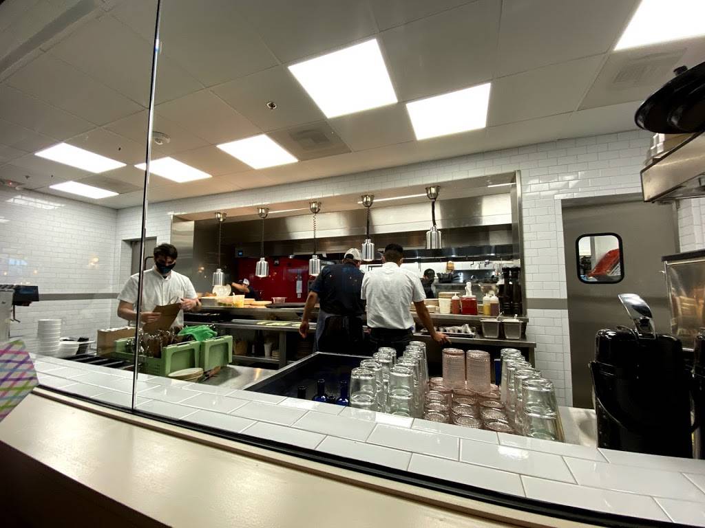 Killen’s | restaurant | 101 Heights Blvd, Houston, TX 77007, USA | 7136374664 OR +1 713-637-4664