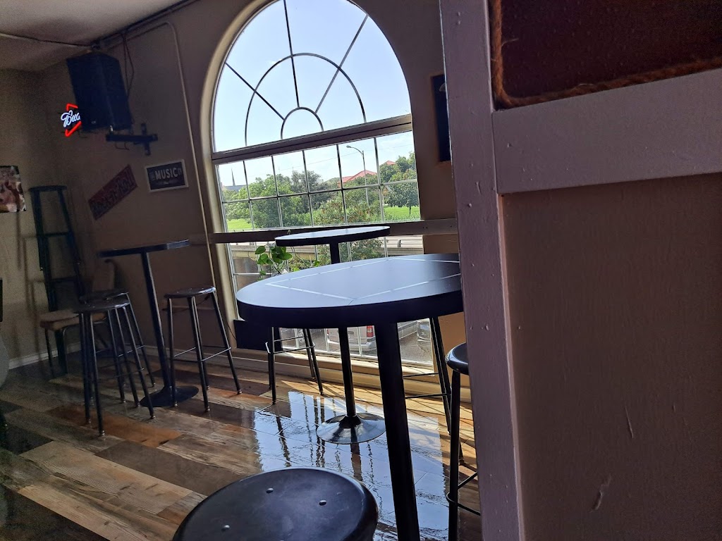 333 Restaurant & Saloon | restaurant | 333 Rio Concho Dr, San Angelo, TX 76903, USA | 3256534500 OR +1 325-653-4500