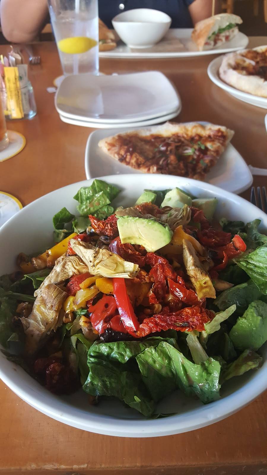 California Pizza Kitchen | restaurant | Town Center, 2015 Birch Rd Ste. 725, Chula Vista, CA 91915, USA | 6195914630 OR +1 619-591-4630