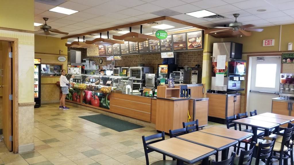 Subway | meal takeaway | 1445 Highway 10 West, Detroit Lakes, MN 56501, USA | 2188461700 OR +1 218-846-1700