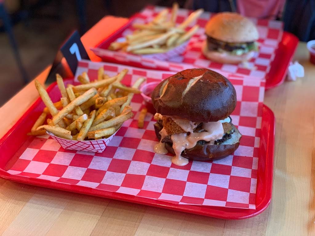 Zos Good Burger - Garden City | restaurant | 849 Inkster Rd, Garden City, MI 48135, USA | 3135515589 OR +1 313-551-5589