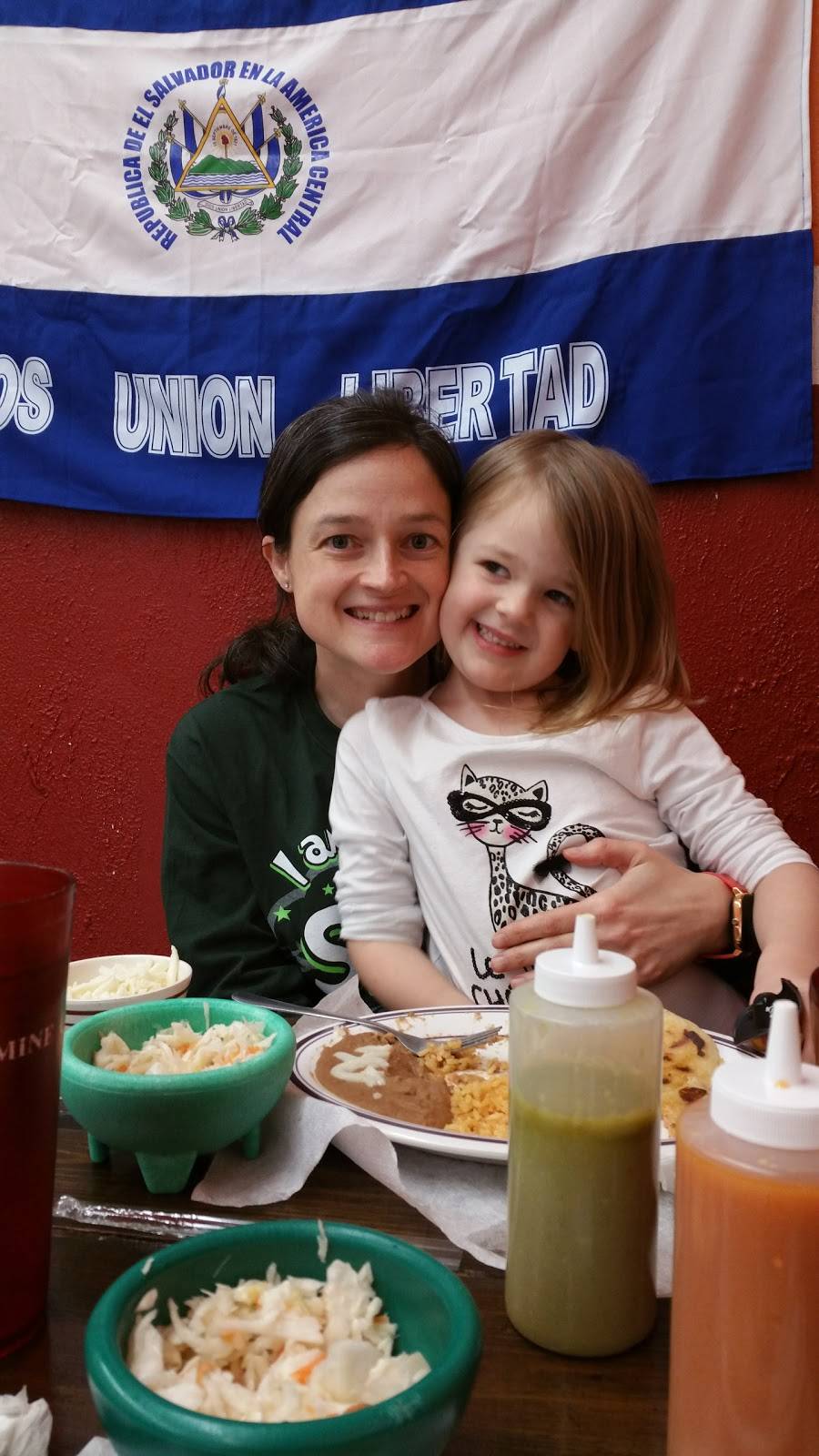 Antojitos Latinos | restaurant | 5201 McCart Ave, Fort Worth, TX 76115, USA | 8179238491 OR +1 817-923-8491