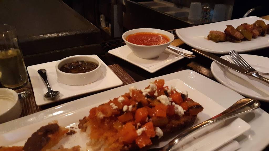 Lockkeepers | restaurant | 8001 Rockside Rd, Cleveland, OH 44125, USA | 2165249404 OR +1 216-524-9404