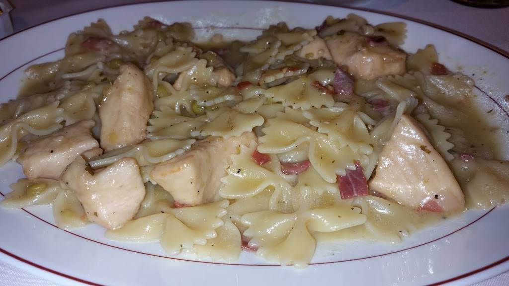 Nunzios Pizza Town | restaurant | 751 NY-109, West Babylon, NY 11704, USA | 6319573365 OR +1 631-957-3365