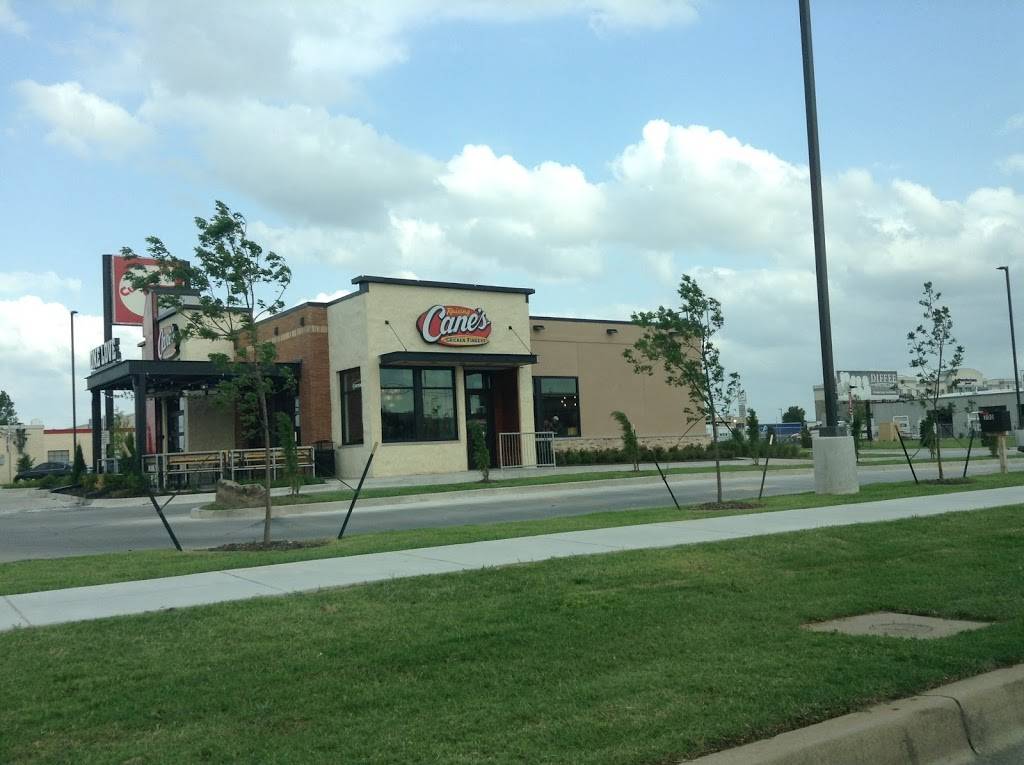 Raising Canes Chicken Fingers | meal takeaway | 200 S MacArthur Blvd, Oklahoma City, OK 73128, USA | 4059495549 OR +1 405-949-5549