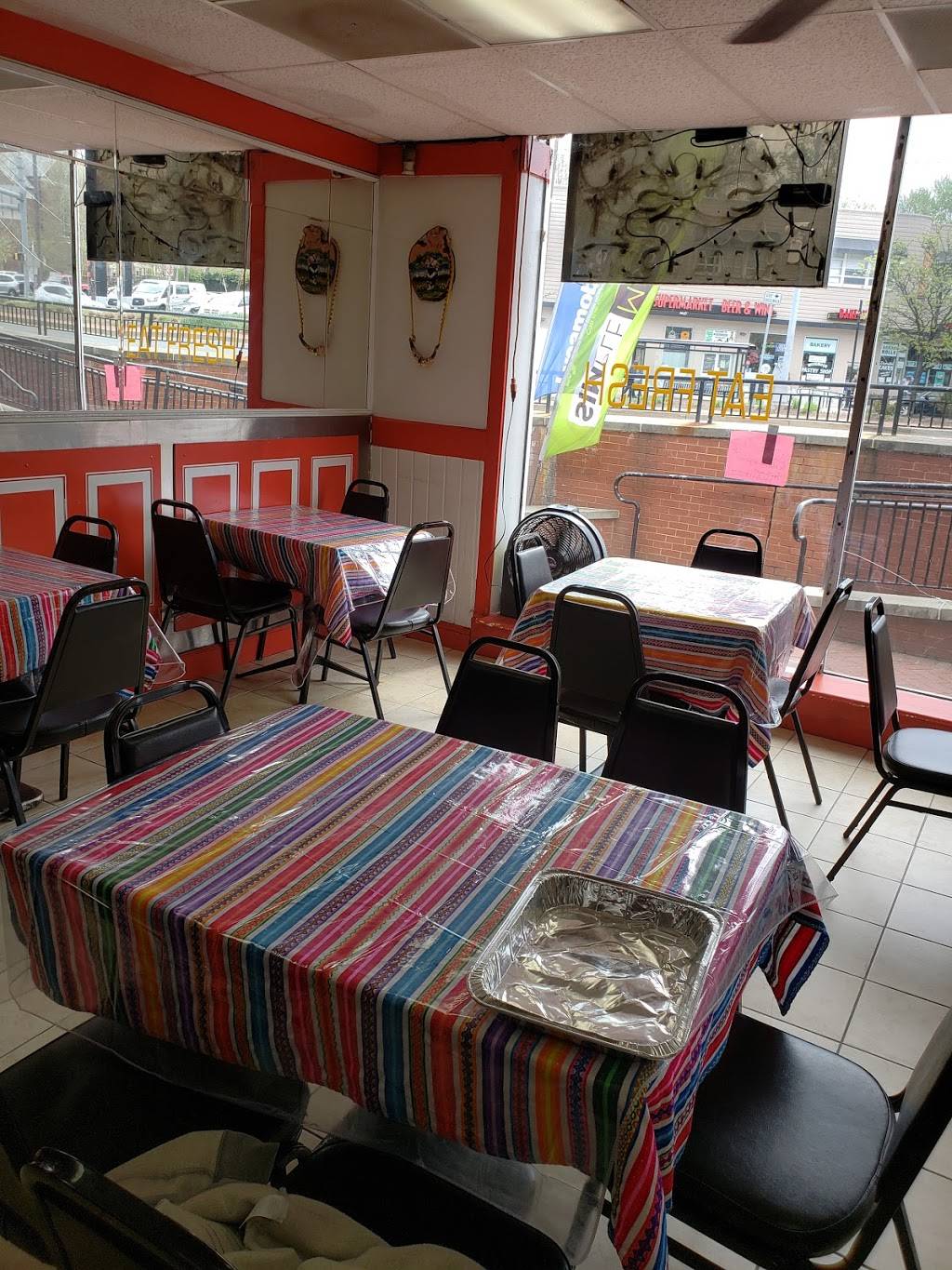 Las Cusqueñitas Peruvian Chicken | restaurant | 10118 Colesville Rd, Silver Spring, MD 20901, USA | 3015931167 OR +1 301-593-1167