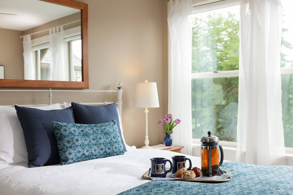 Greenlake Guest House | restaurant | 7630 East Green Lake Dr N, Seattle, WA 98103, USA | 2067298700 OR +1 206-729-8700