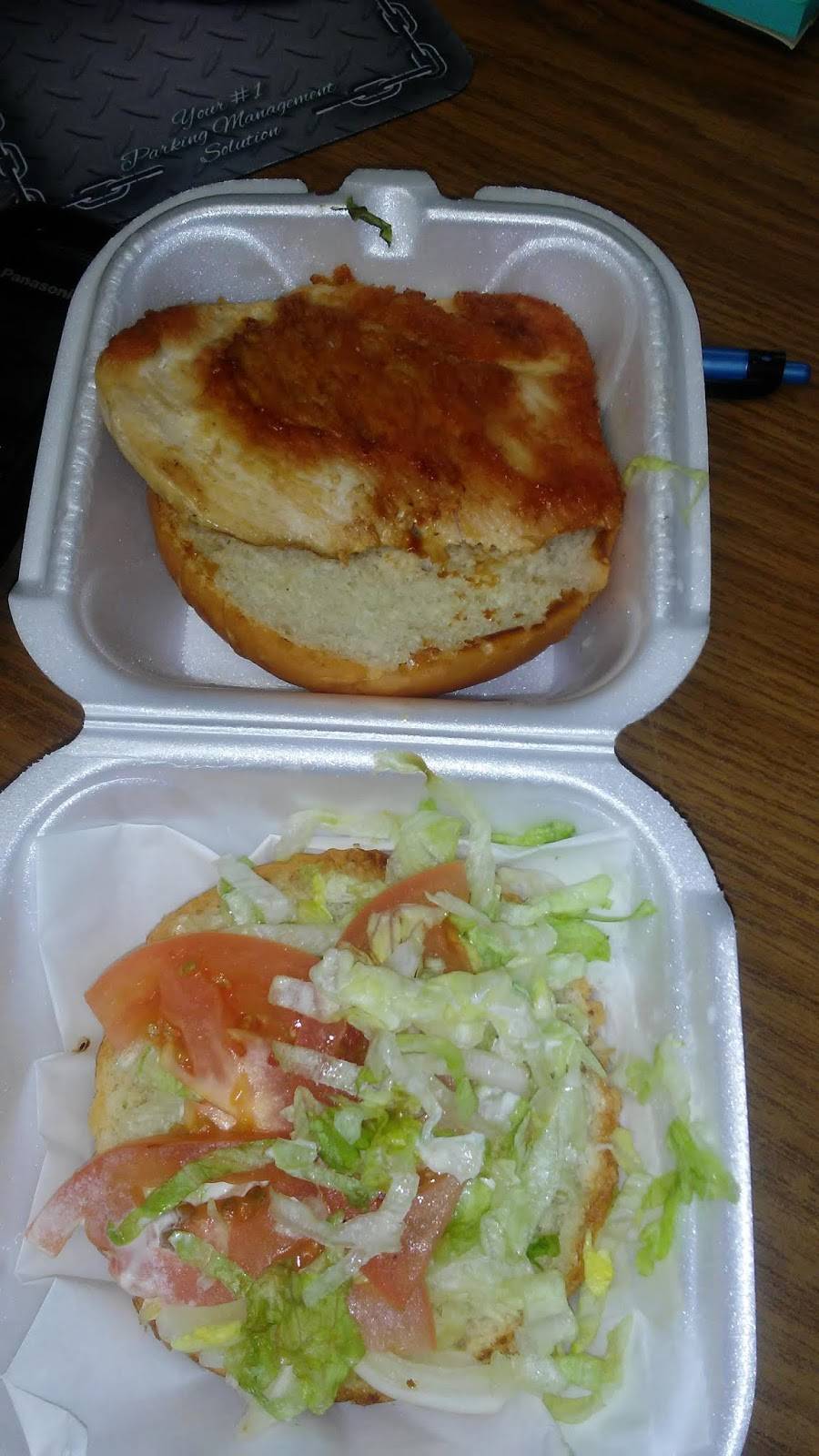 Chubbys Cheesesteaks Bayshore | restaurant | 430 W Silver Spring Dr, Glendale, WI 53217, USA | 4149629999 OR +1 414-962-9999