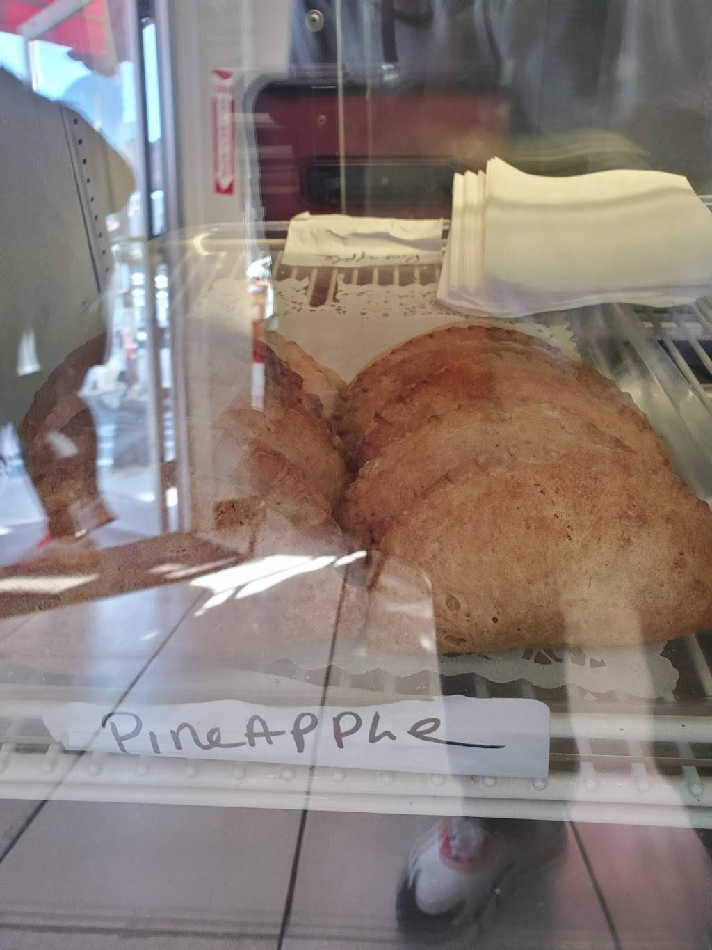 Auntie Vies Restaurant and Bakery | restaurant | 554 Dudley St, Dorchester, MA 02125, USA | 6177080013 OR +1 617-708-0013