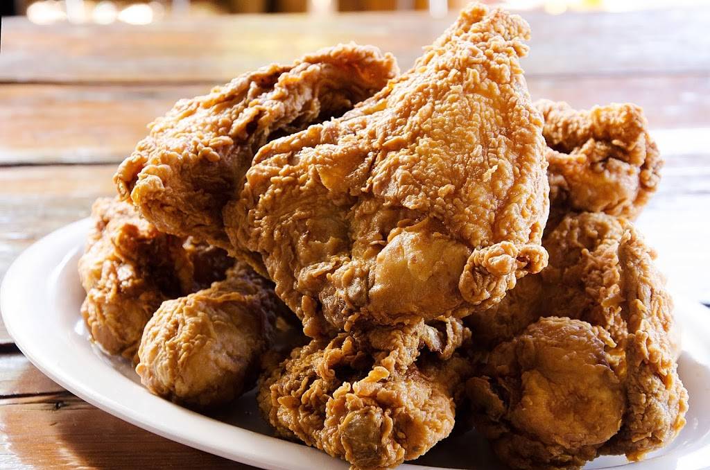 Babes Chicken Dinner House | restaurant | 230 N Center St, Arlington, TX 76011, USA | 8178010300 OR +1 817-801-0300
