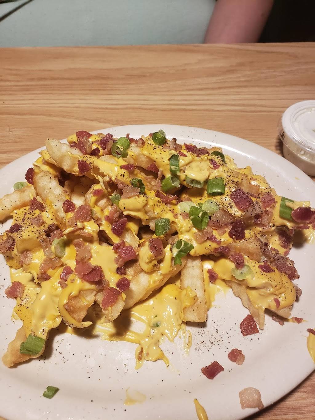 Mc Gilverys Pub & Eatery | restaurant | 3009 N High School Rd, Indianapolis, IN 46224, USA | 3172901331 OR +1 317-290-1331