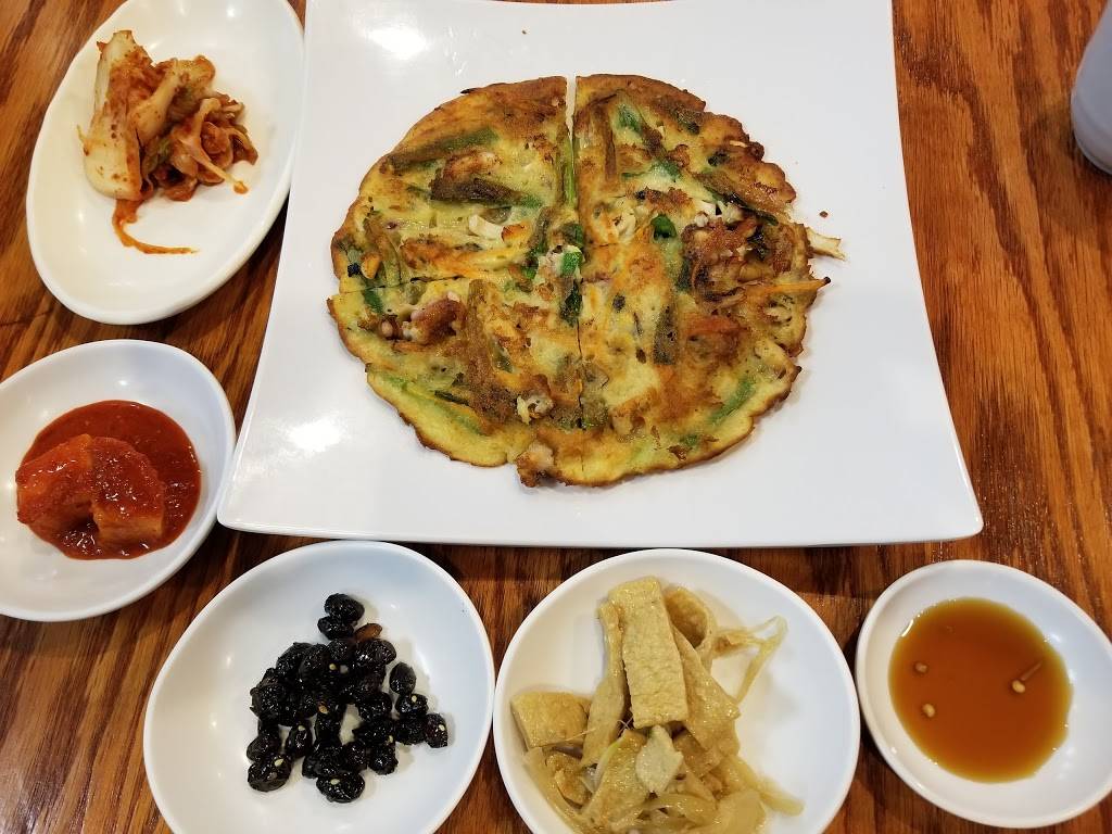 Gom Tang E | restaurant | 6795 Wilson Blvd, Falls Church, VA 22044, USA | 7039920333 OR +1 703-992-0333