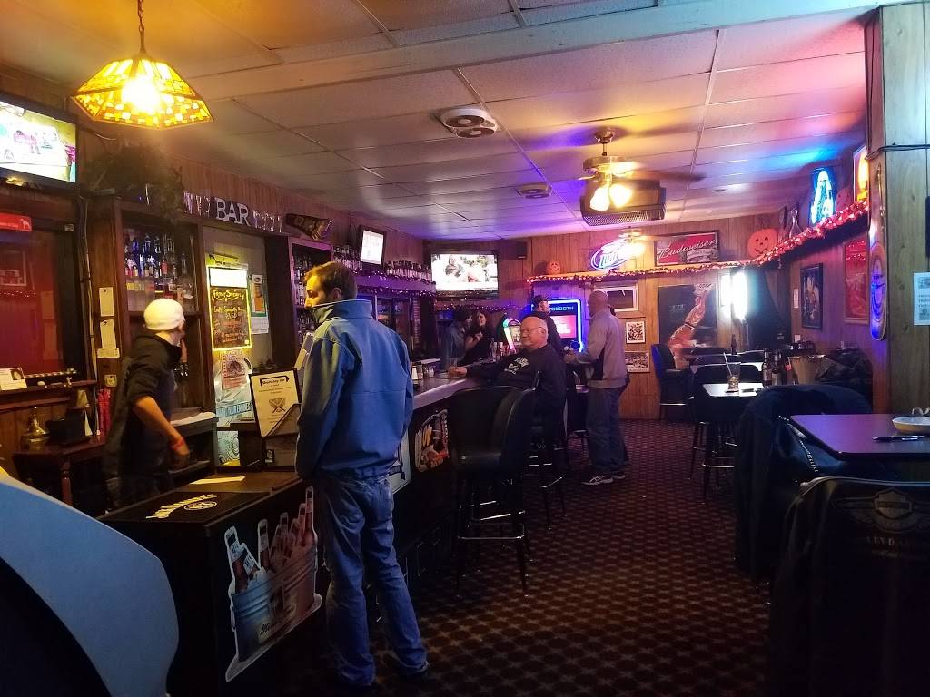 Shortstop Inn | restaurant | 112 E Waterford St, Wakarusa, IN 46573, USA | 5748624639 OR +1 574-862-4639