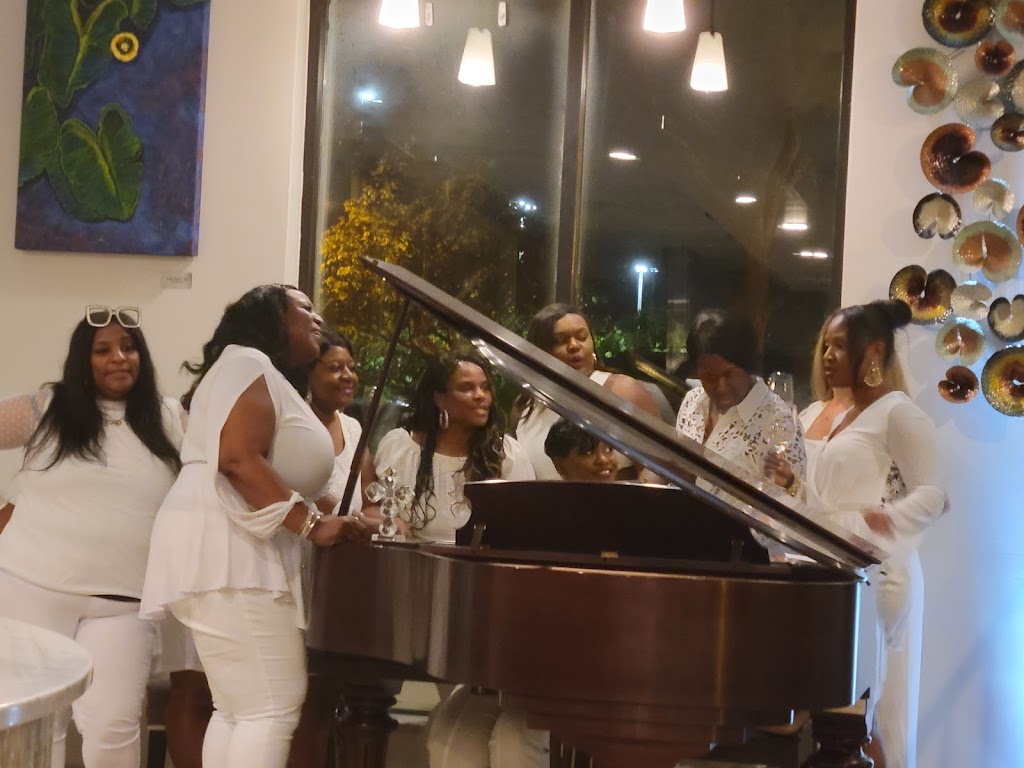 M Grille | restaurant | 530 Lady St, Columbia, SC 29201, USA | 8038514851 OR +1 803-851-4851