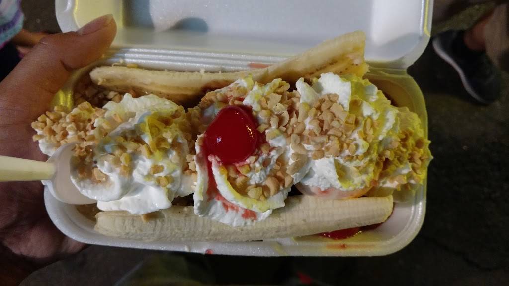 Dairy Star Ice Cream of Lincolnwood | restaurant | 3472 W Devon Ave, Lincolnwood, IL 60712, USA | 8476793472 OR +1 847-679-3472