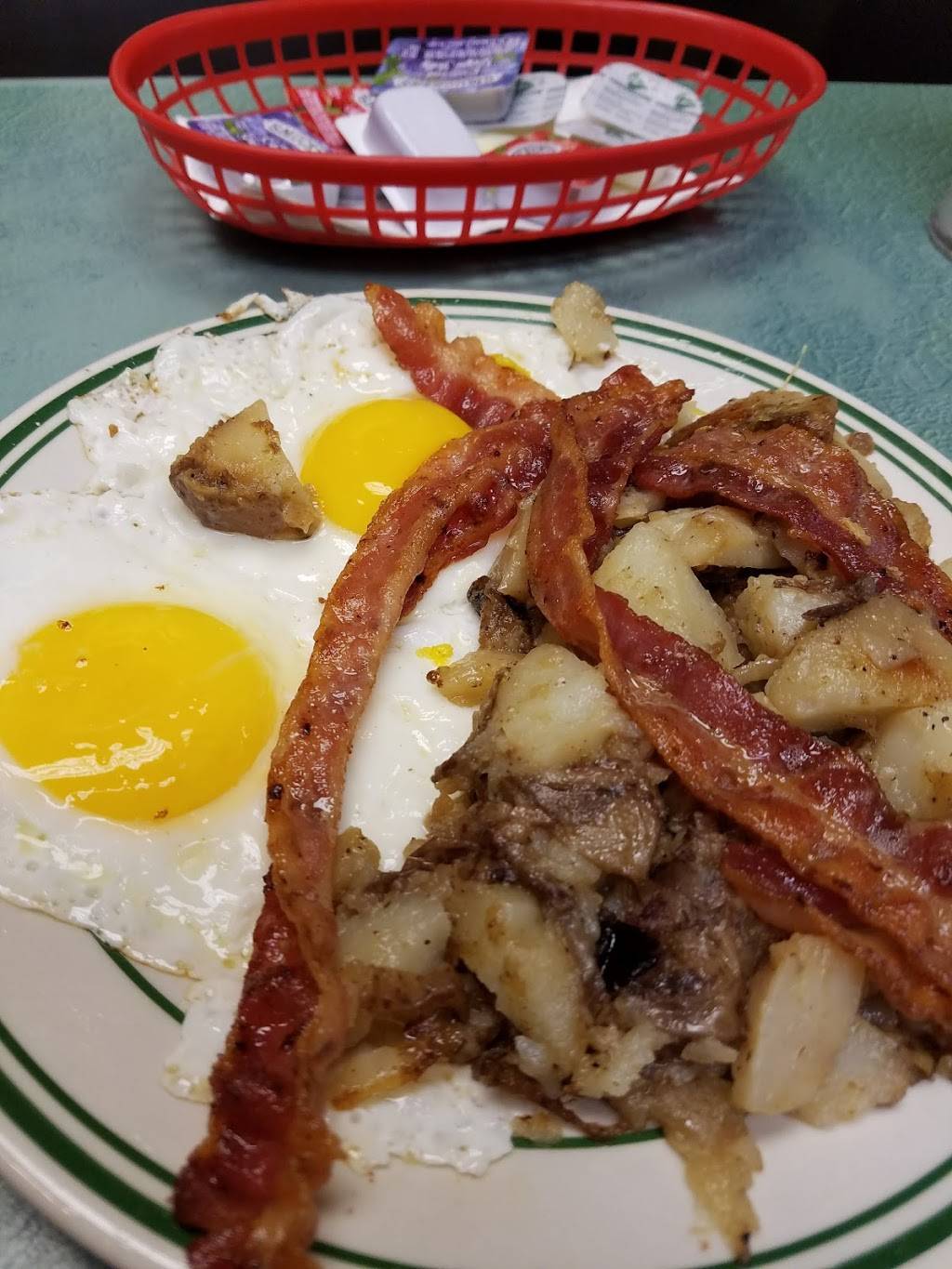 G & A Restaurant | restaurant | 3802 Eastern Ave, Baltimore, MD 21224, USA | 4102769422 OR +1 410-276-9422