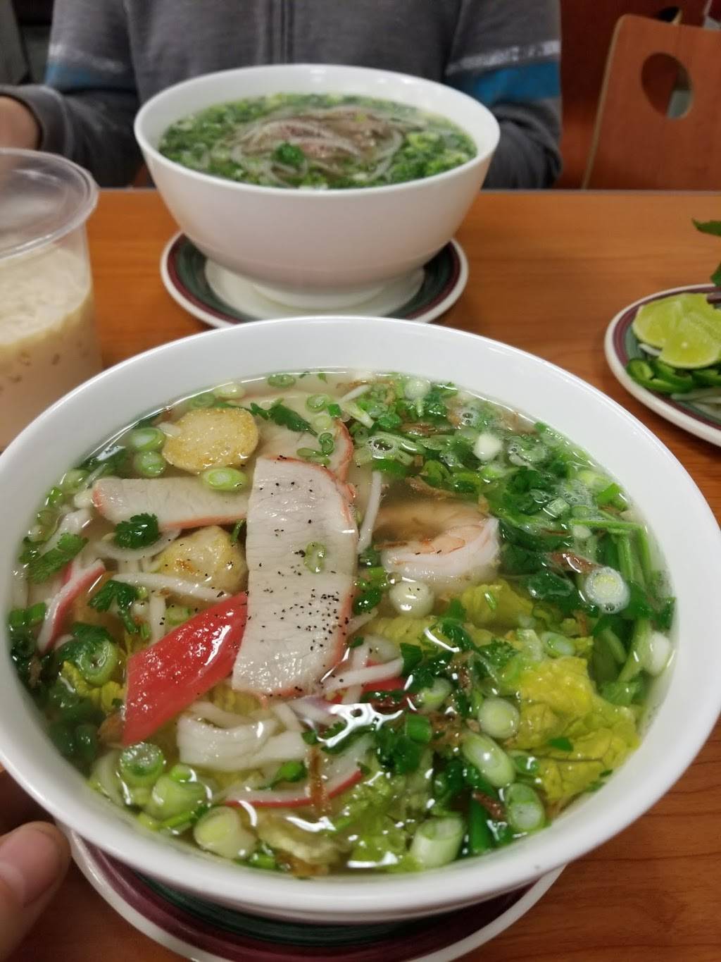 Flaming Kitchen Pho | restaurant | 2130 E Arbors Dr #125, Charlotte, NC 28262, USA | 9802997992 OR +1 980-299-7992