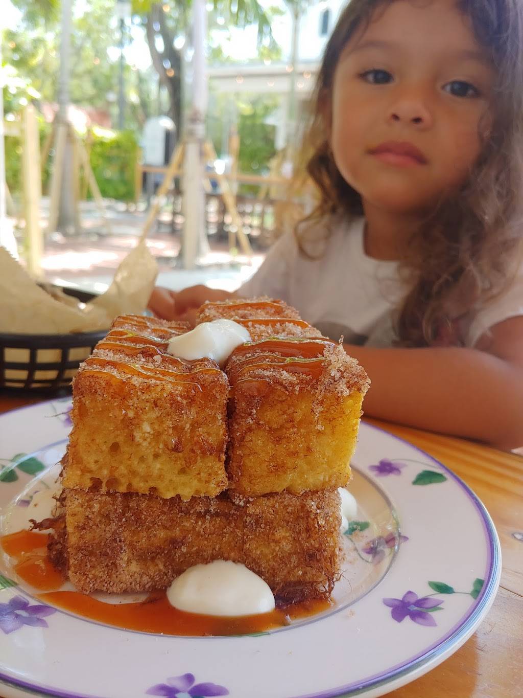 Chugs | restaurant | 3444 Main Hwy Suite 21, Miami, FL 33133, USA | 7865348722 OR +1 786-534-8722