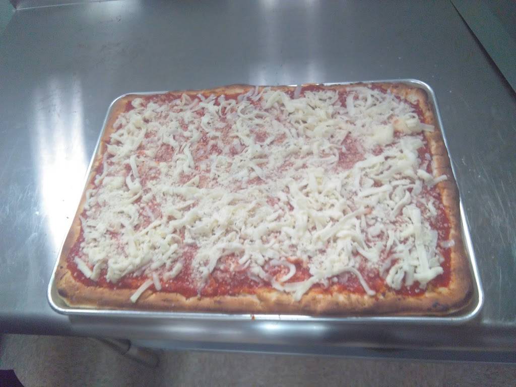 Village Pizza | restaurant | 991 S Main St, Plantsville, CT 06479, USA | 8606200022 OR +1 860-620-0022