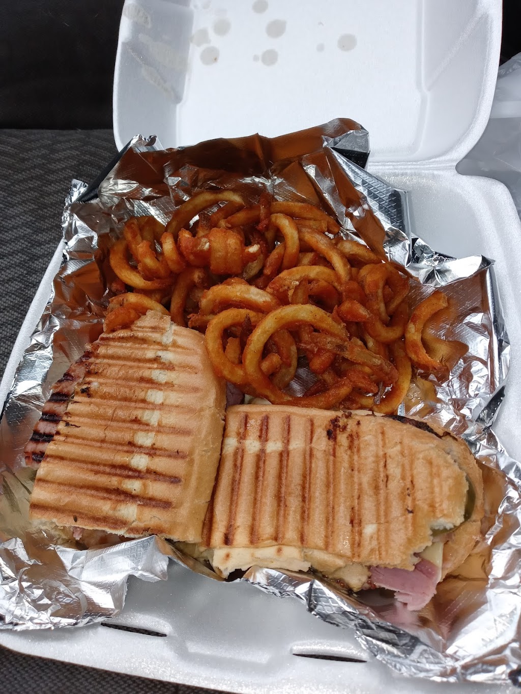 Foodies and Dishes | restaurant | 1451 E Pearl St, Granbury, TX 76048, USA | 6823274023 OR +1 682-327-4023