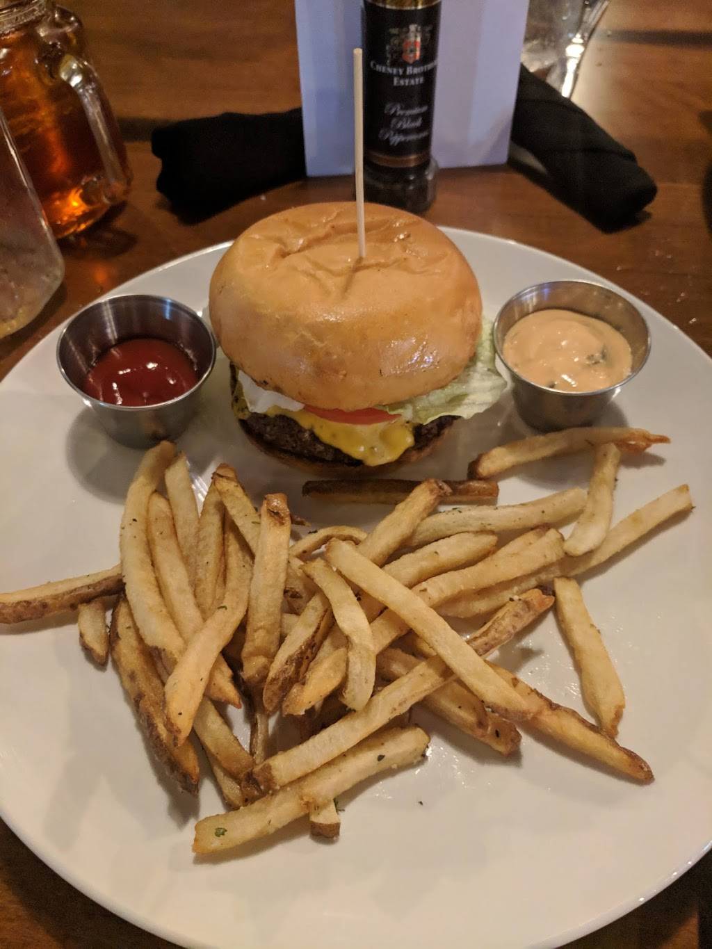 Catch 22 Bar & Grill | restaurant | 12418 Cumming Hwy Suite 406, Canton, GA 30115, USA | 4702973525 OR +1 470-297-3525