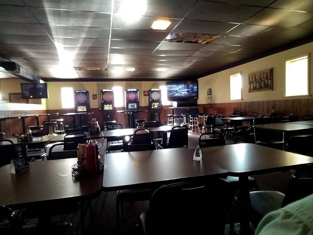 Freddies Tavern | restaurant | 705 S Adams St, Mt Pleasant, MI 48858, USA | 9897732180 OR +1 989-773-2180