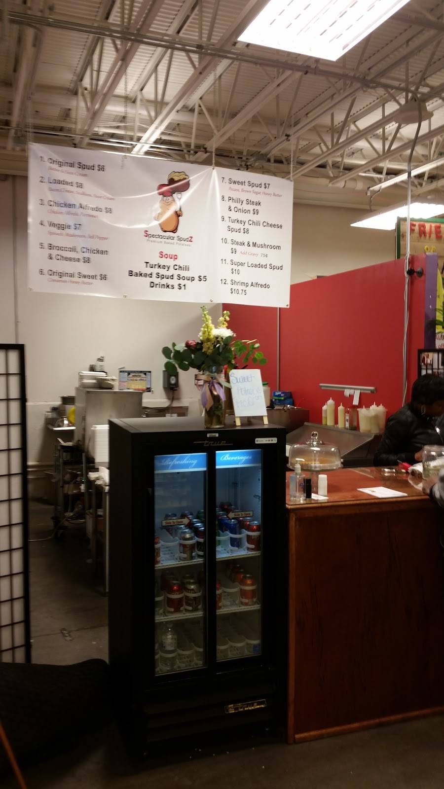 Spectacular Spudz | meal takeaway | 300 W 1st Ave, Flint, MI 48503, USA | 8102859953 OR +1 810-285-9953