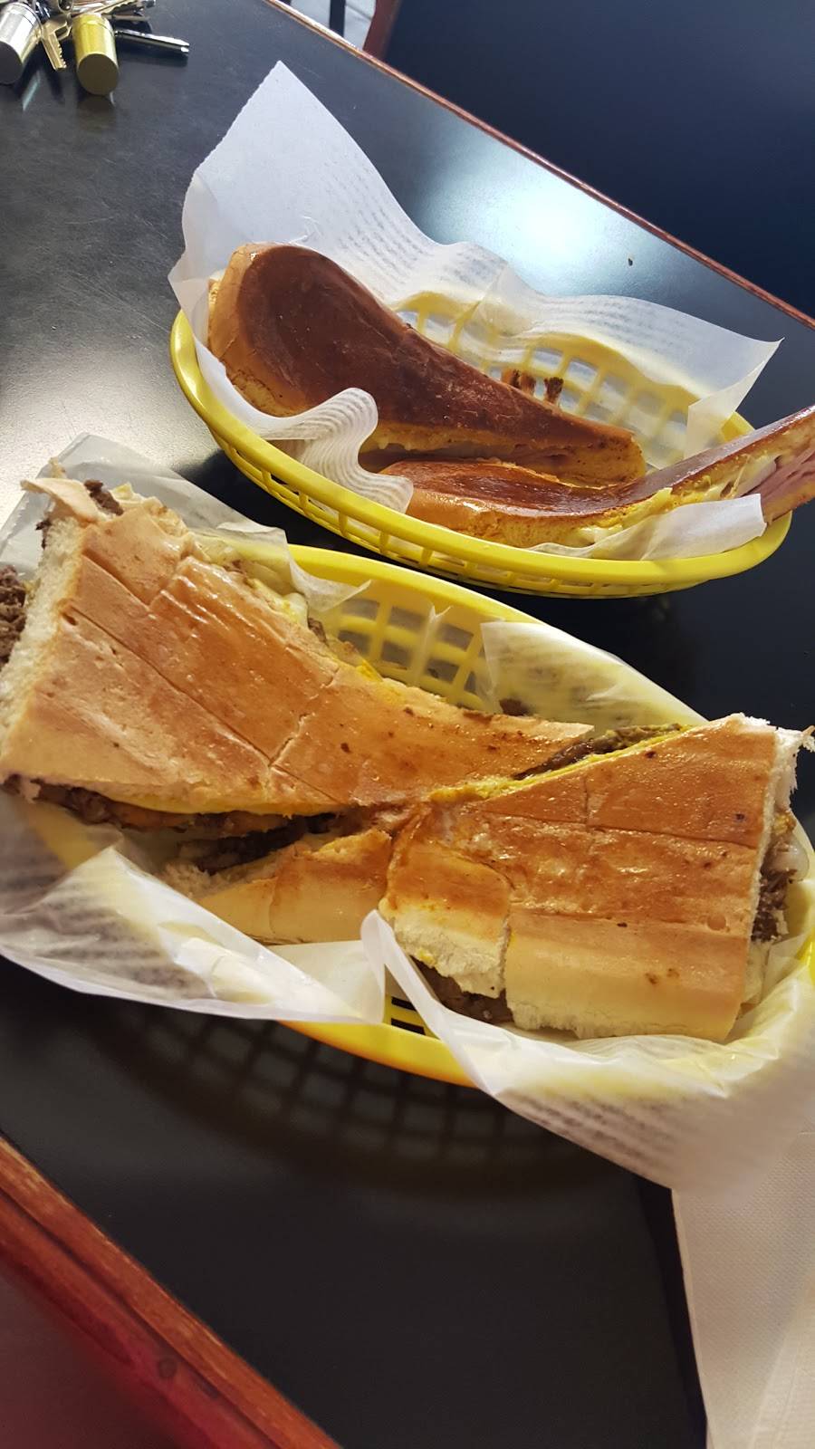 Cubans on the Run | meal takeaway | 2956 US-17, Casselberry, FL 32707, USA | 4073392272 OR +1 407-339-2272