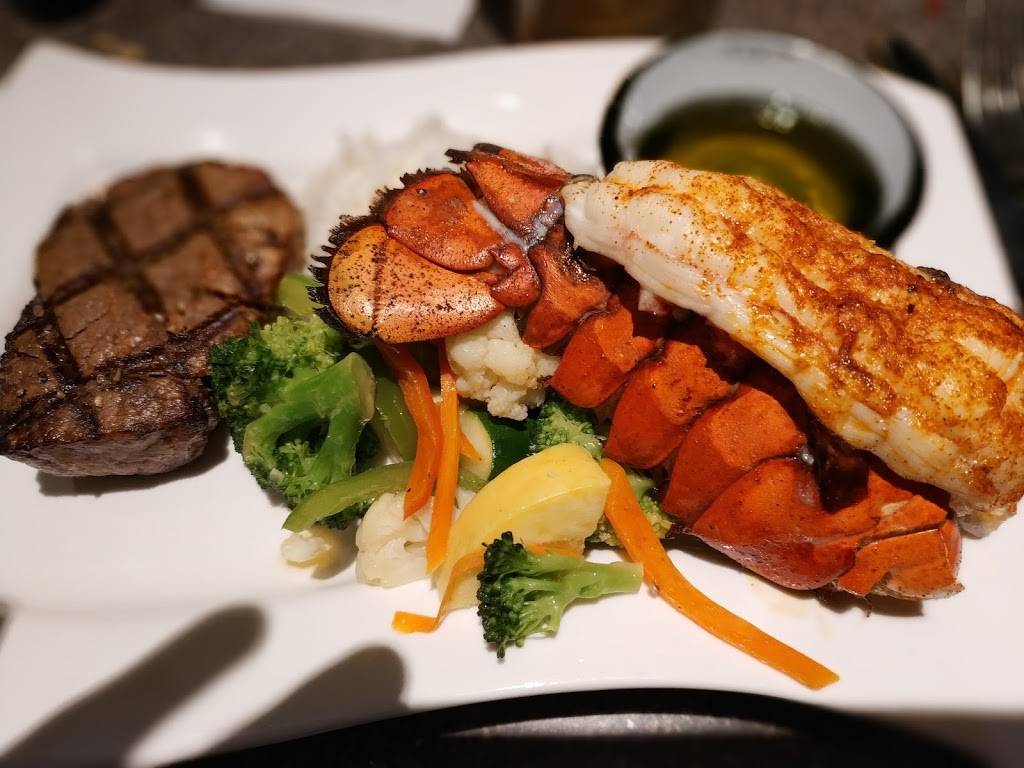 Bibas Courtyard Grill | restaurant | 2055 Kalia Rd, Honolulu, HI 96815, USA | 8089559635 OR +1 808-955-9635