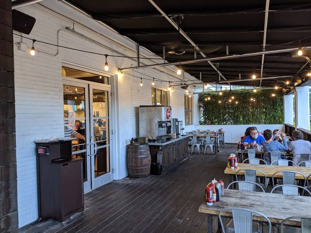 4 Rivers Smokehouse - Coral Springs BBQ | restaurant | 2660 N University Dr, Coral Springs, FL 33065, USA | 8444748377 OR +1 844-474-8377