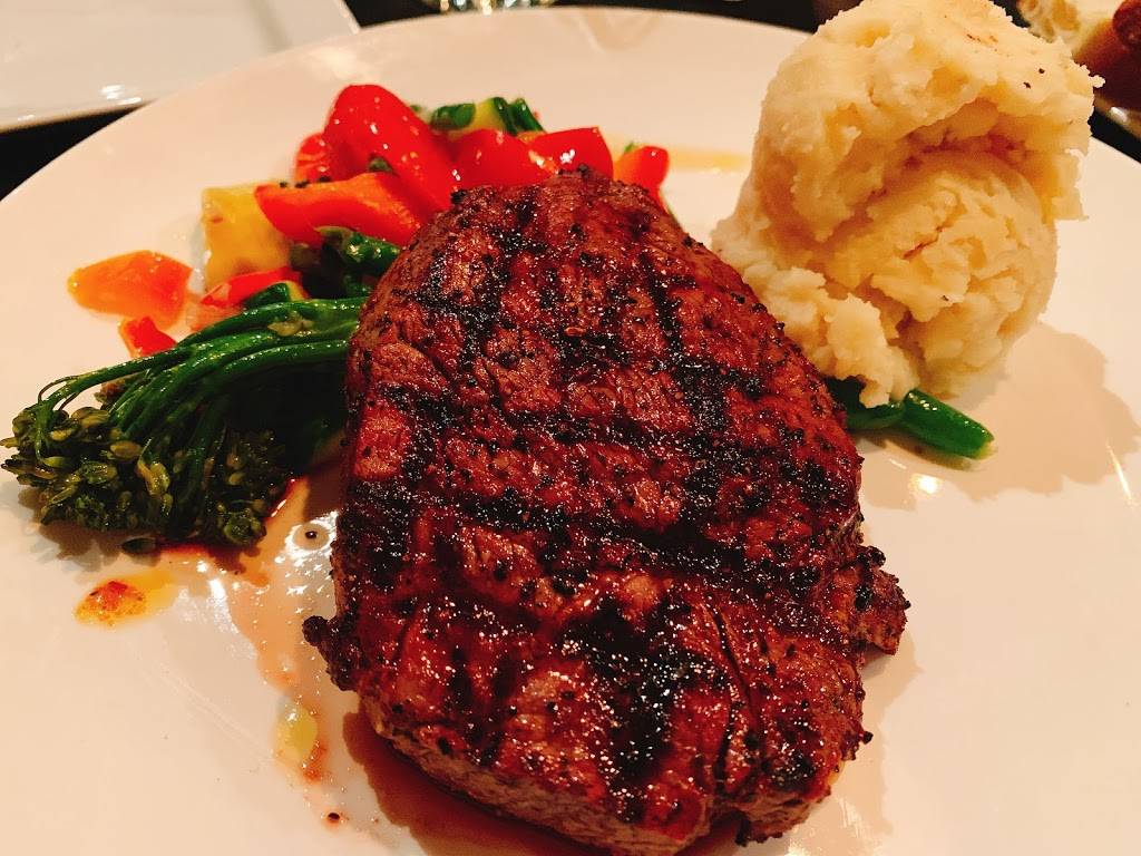 Fugazzis | restaurant | 601 W 7th St, Hanford, CA 93230, USA | 5595874568 OR +1 559-587-4568