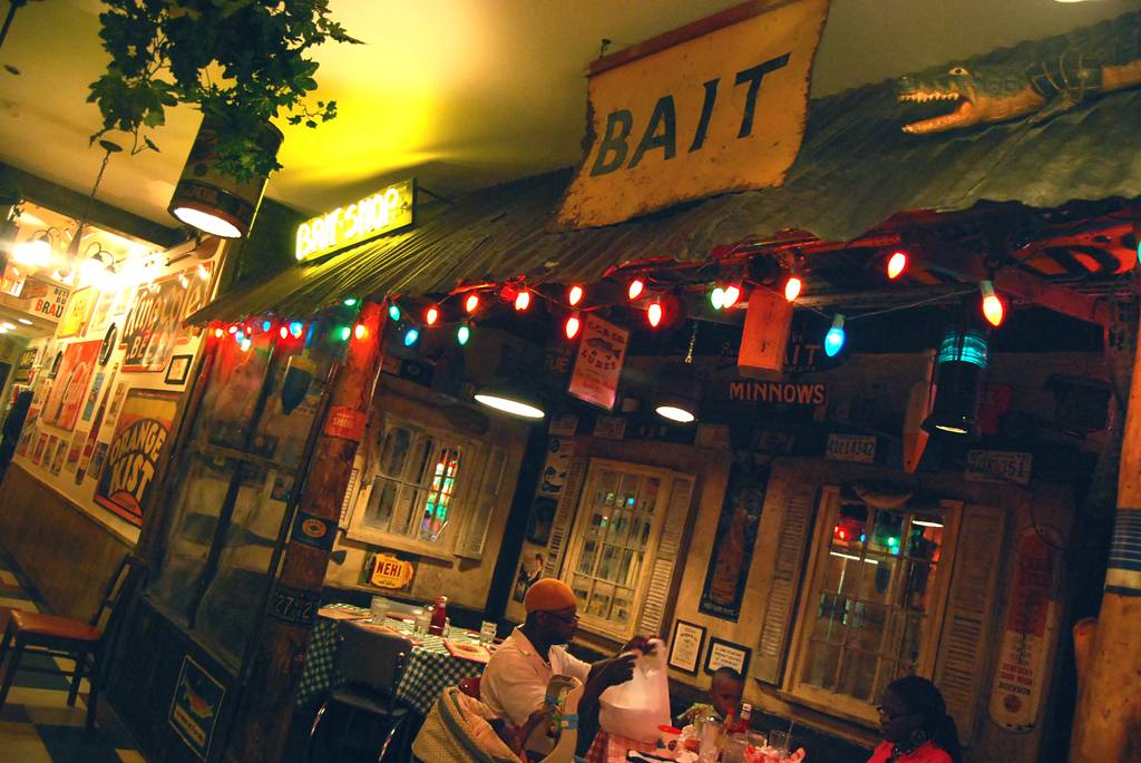 Dixie Kitchen & Bait Shop | restaurant | 825 Church St, Evanston, IL 60201, USA | 8477188174 OR +1 847-718-8174