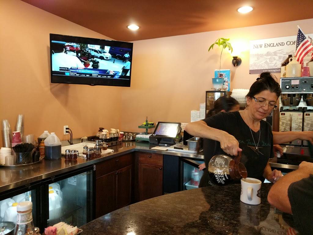 Iron Town Diner | restaurant | 325 Main St, Saugus, MA 01906, USA | 7815582070 OR +1 781-558-2070