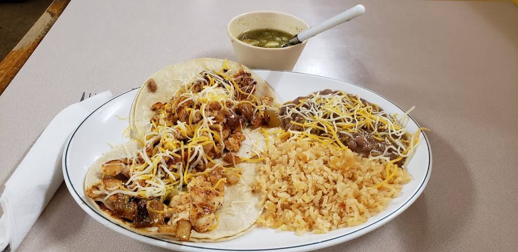 Gus Restaurant | restaurant | 3940 Rosedale Hwy, Bakersfield, CA 93308, USA | 6617487701 OR +1 661-748-7701