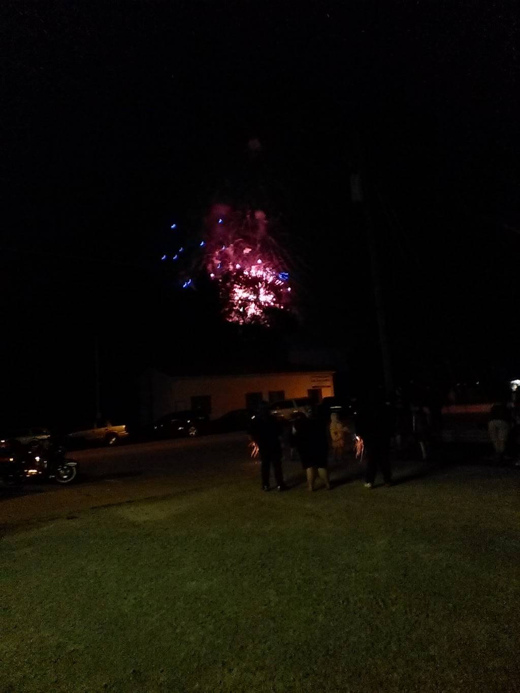 Pepperonis Pizza | restaurant | 145 Front St, Rome City, IN 46784, USA | 2608542662 OR +1 260-854-2662