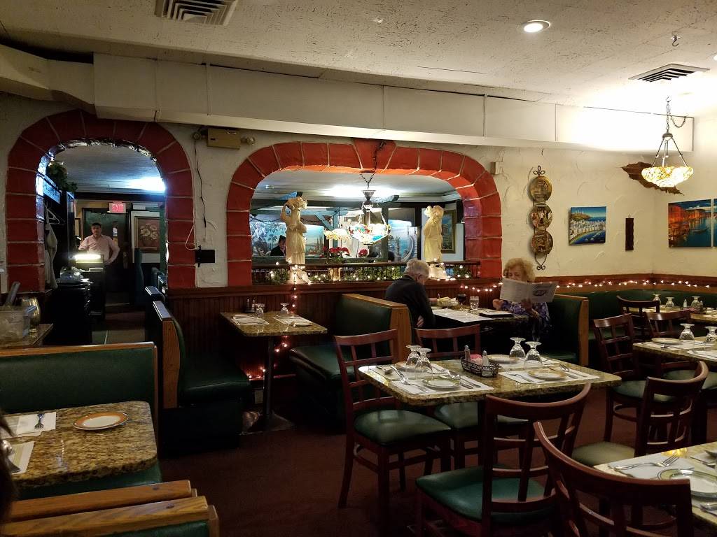 Marias Restaurant | restaurant | 240 Quincy Ave, Braintree, MA 02184, USA | 7818433730 OR +1 781-843-3730