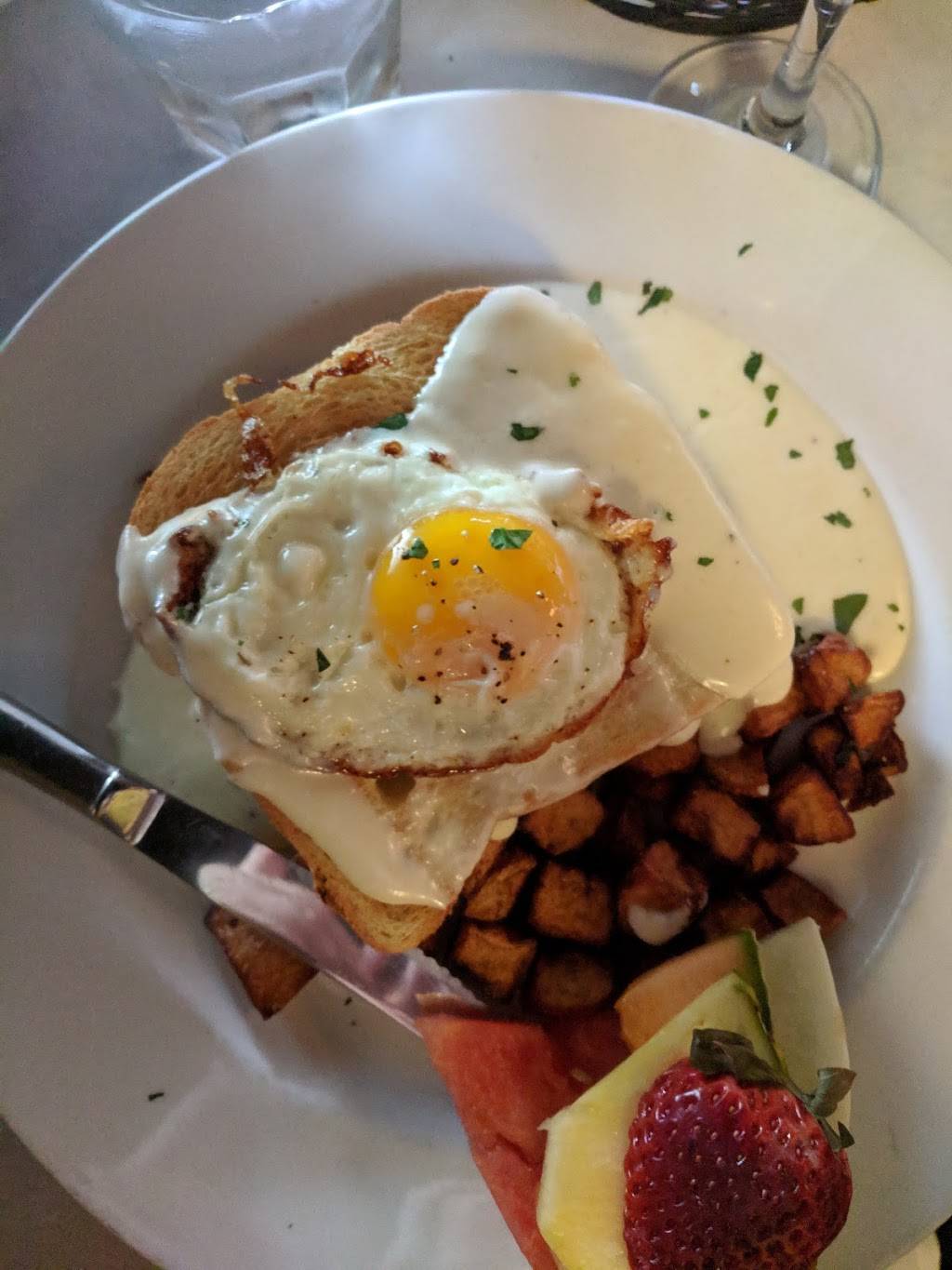 The Left Bank | restaurant | 511 Rhode Island St, Buffalo, NY 14213, USA | 7168823509 OR +1 716-882-3509