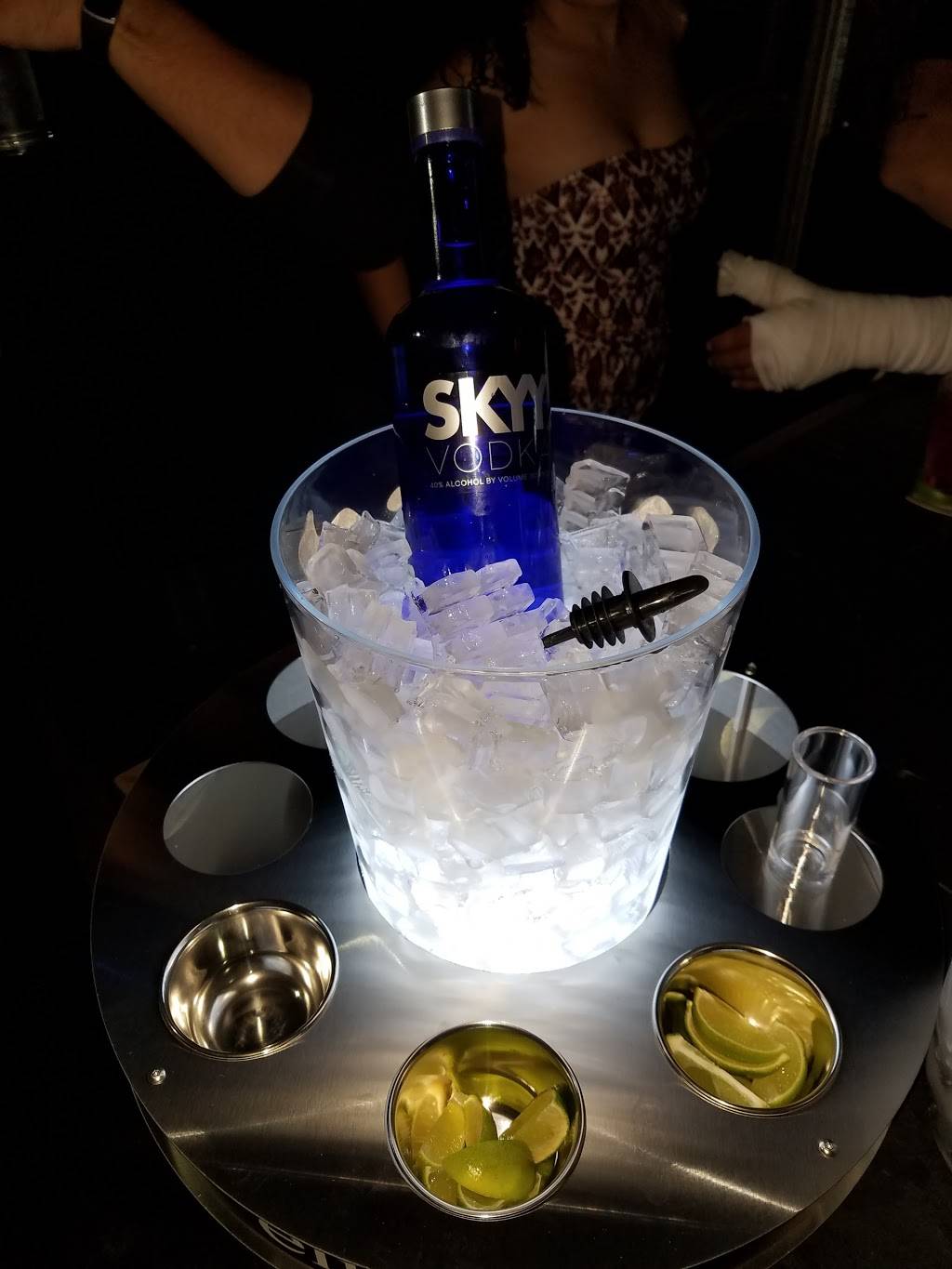 The break room bar Fullerton | restaurant | 601 S Raymond Ave, Fullerton, CA 92831, USA | 7148700711 OR +1 714-870-0711