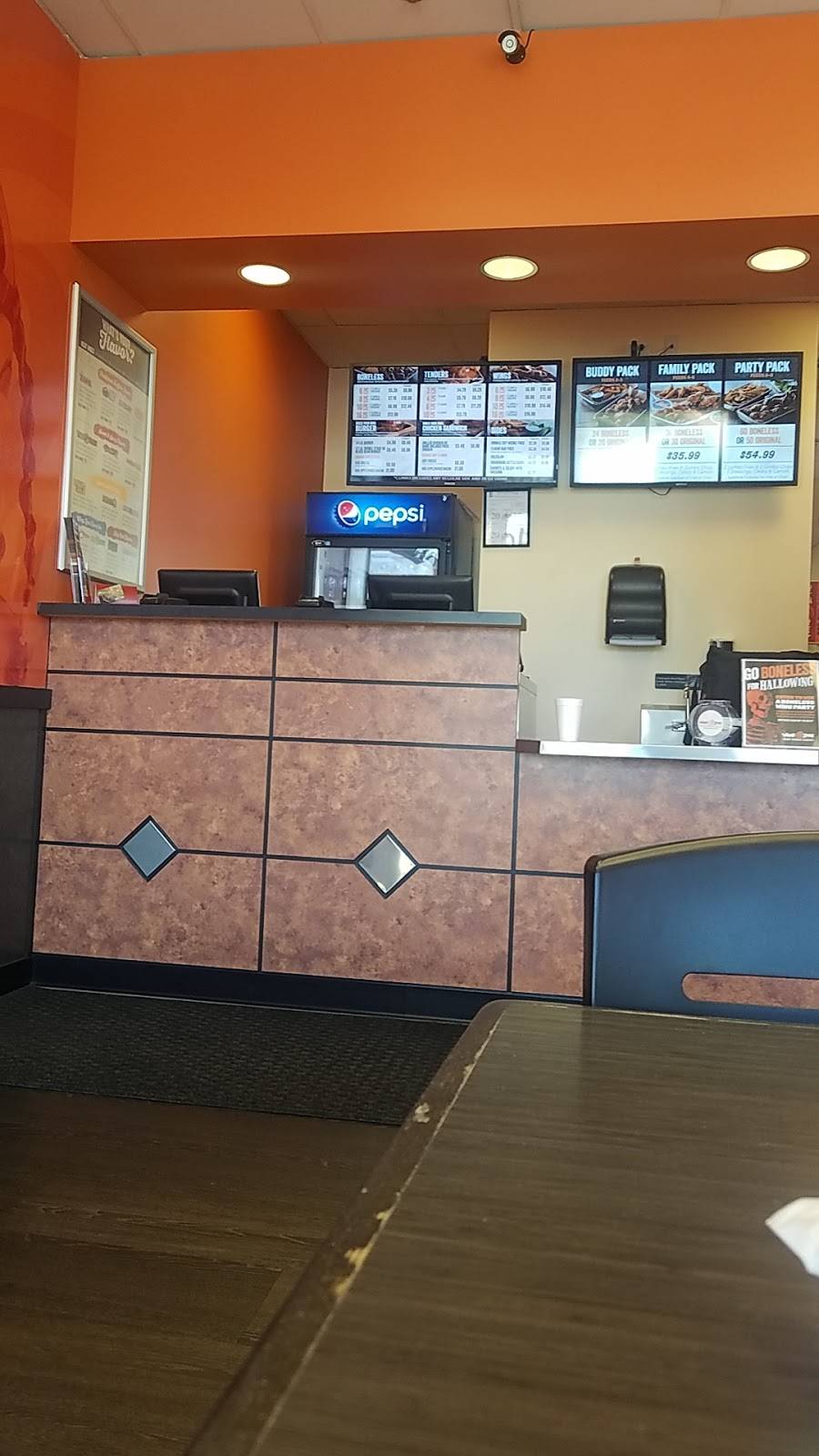 Wing Zone | restaurant | 1047 S York Rd Suite G, Bensenville, IL 60106, USA | 3126354124 OR +1 312-635-4124