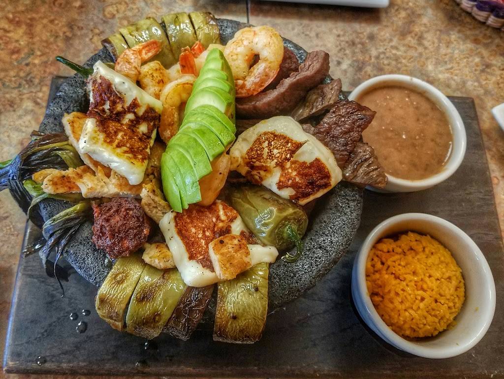 Antojitos Mexicanos Restaurant | restaurant | 15526 Paramount Blvd, Paramount, CA 90723, USA | 5627125992 OR +1 562-712-5992