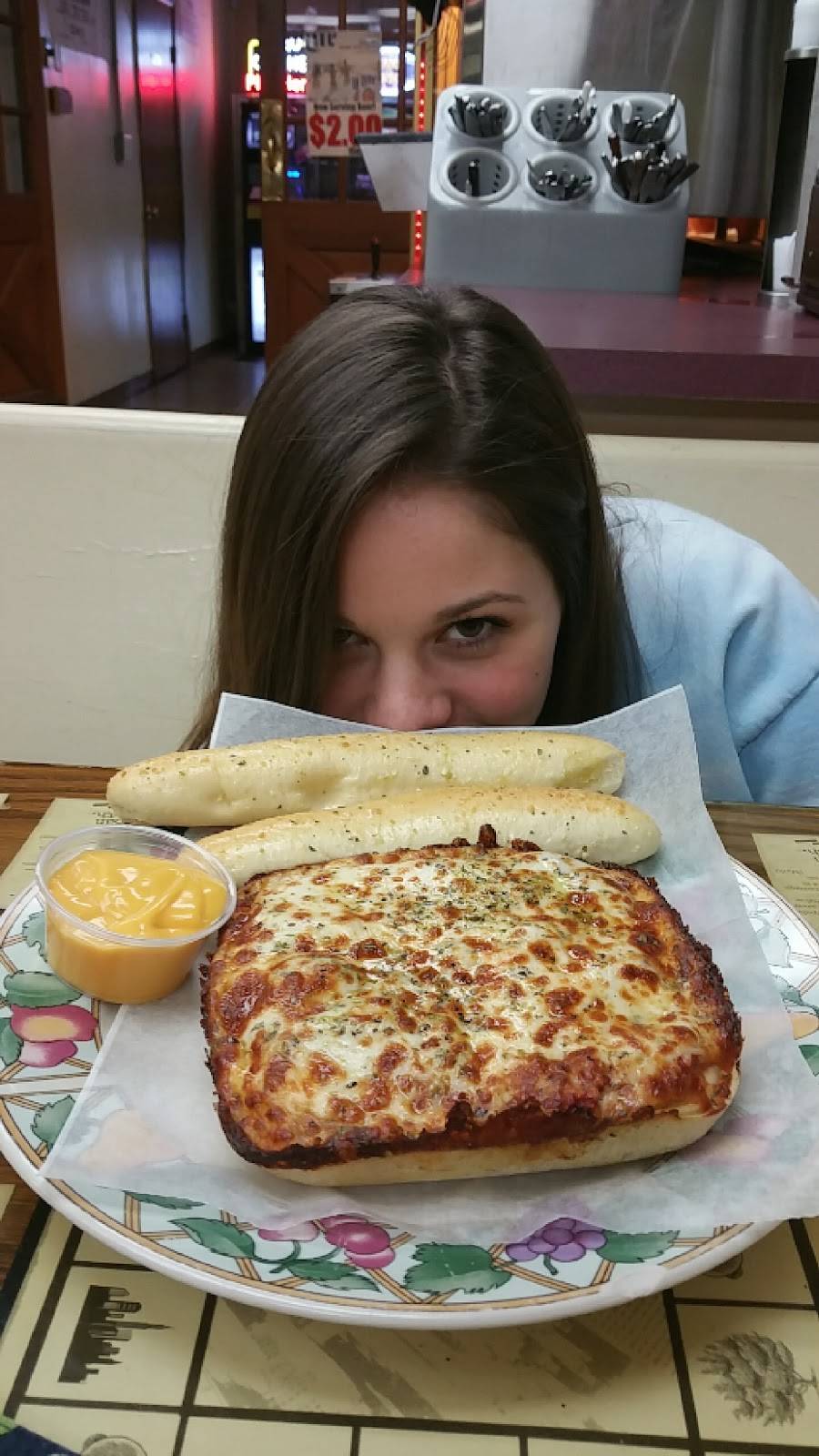 Garcias Pizza | restaurant | 1099 W Main St, Decatur, IL 62522, USA | 2174241800 OR +1 217-424-1800