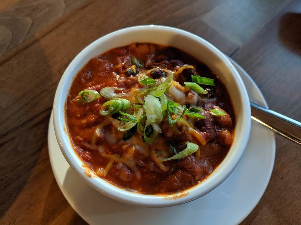 The Refinery | restaurant | 4 Mill Rd, Andover, NH 03216, USA | 6039770194 OR +1 603-977-0194