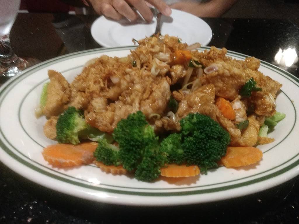 Racha Thai | restaurant | 545 SW Cutoff # G, Worcester, MA 01607, USA | 5087578884 OR +1 508-757-8884