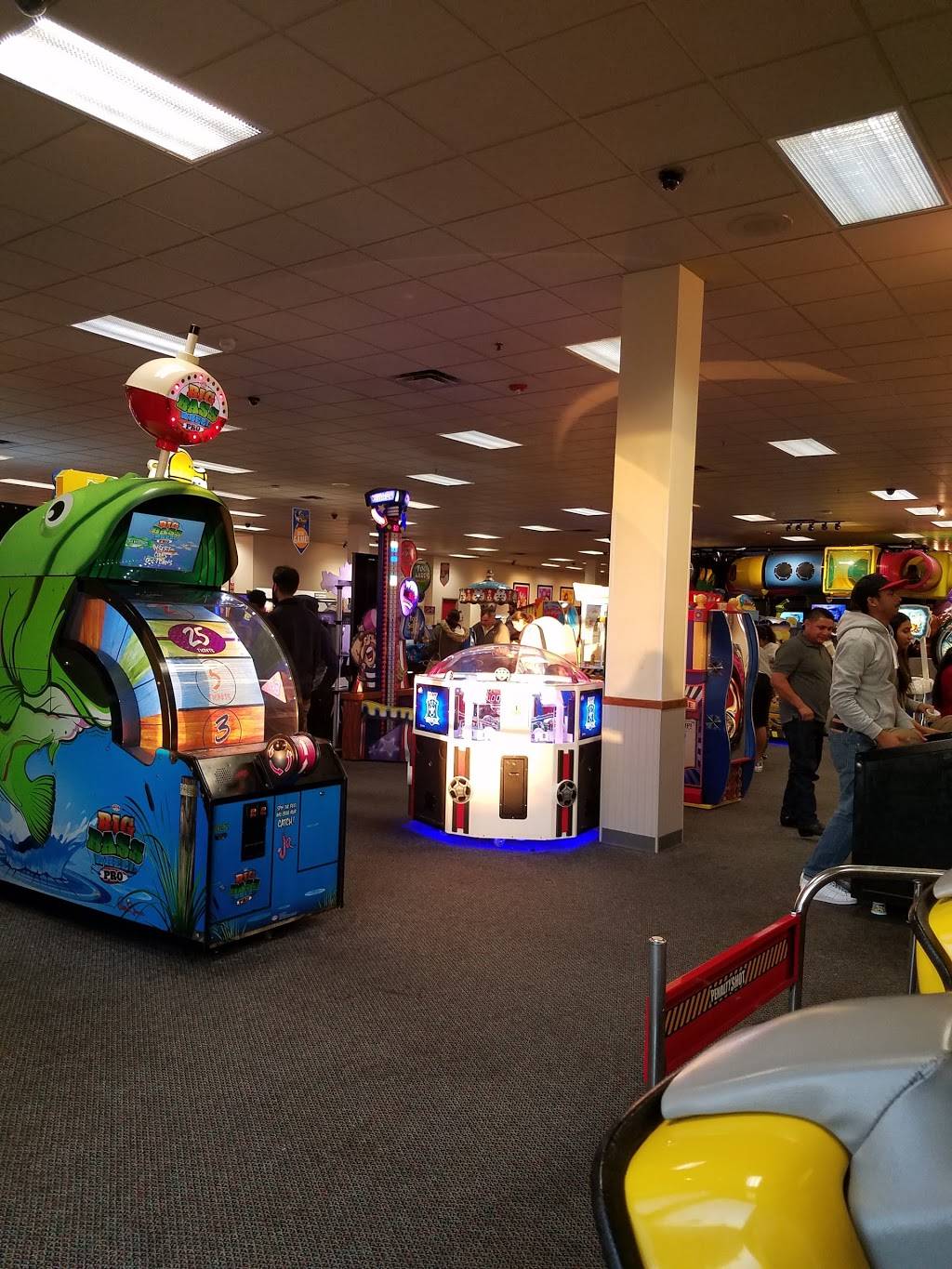 Chuck E. Cheeses | restaurant | 7726 S Alameda St, Walnut Park, CA 90255, USA | 3235862124 OR +1 323-586-2124