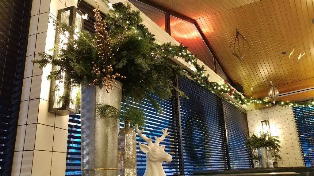 Woodford Food & Beverage | restaurant | 660 Forest Ave, Portland, ME 04103, USA | 2072008503 OR +1 207-200-8503