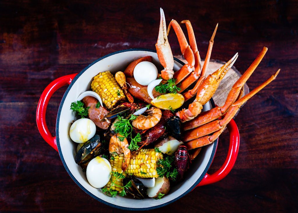 Submarine Crab Denton | restaurant | 717 I-35E South, Suite 100, Denton, TX 76205, USA | 9405141195 OR +1 940-514-1195