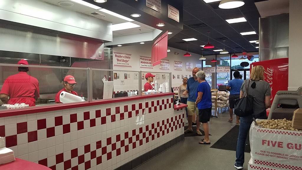 Five Guys | meal takeaway | 3234 B Kirkwood Hwy, Wilmington, DE 19808, USA | 3029982955 OR +1 302-998-2955