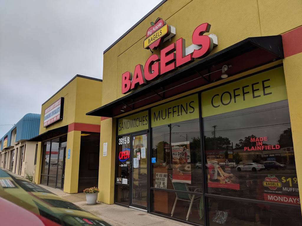 Big Apple Bagels | bakery | 3915 Plainfield Ave NE, Grand Rapids, MI 49505, USA | 6163641919 OR +1 616-364-1919