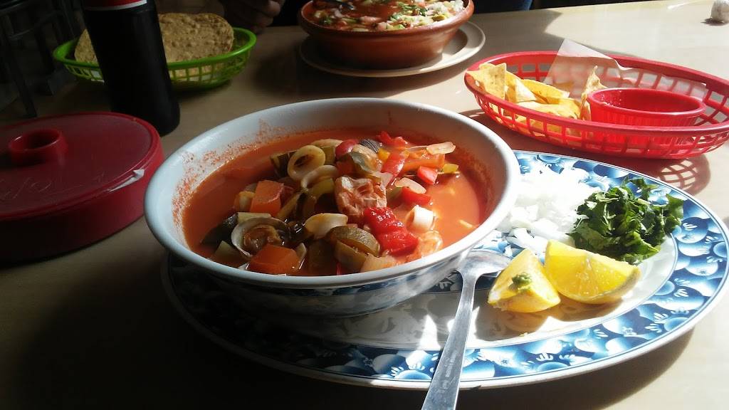 La Costeña Mexican Grill & Seafood | restaurant | 10870 Cedar Ave, Bloomington, CA 92316, USA | 9098774367 OR +1 909-877-4367